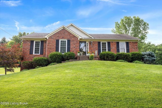 7705 Commonwealth Dr, Crestwood, KY 40014