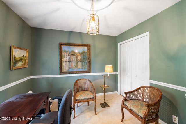7705 Commonwealth Dr, Crestwood, KY 40014