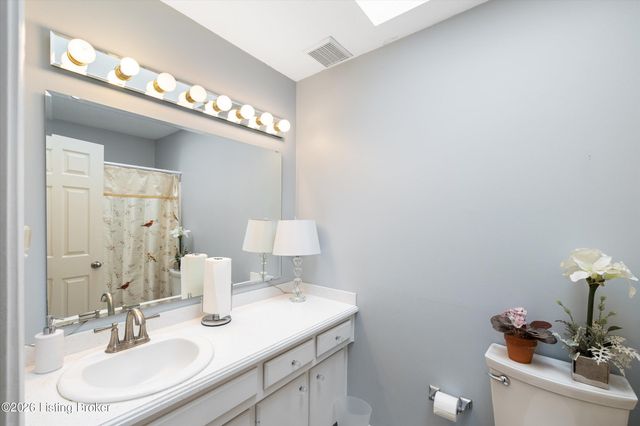 7705 Commonwealth Dr, Crestwood, KY 40014