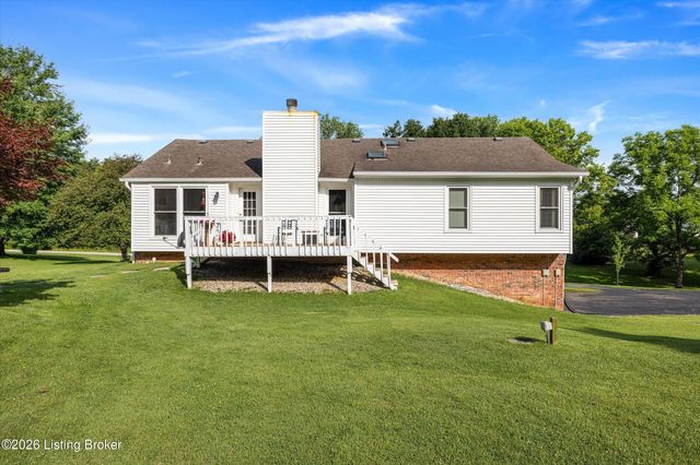 7705 Commonwealth Dr, Crestwood, KY 40014