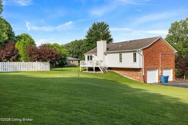 7705 Commonwealth Dr, Crestwood, KY 40014