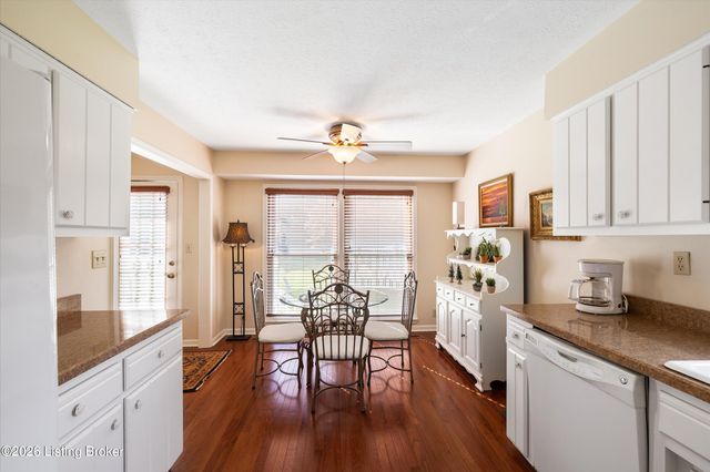 7705 Commonwealth Dr, Crestwood, KY 40014
