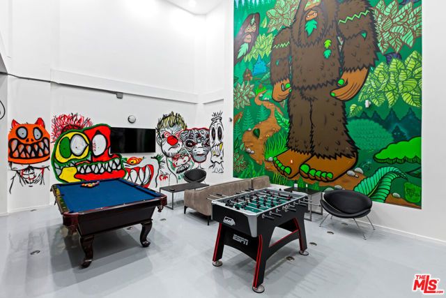 2738 Rinconia Drive, Los Angeles, CA 90068