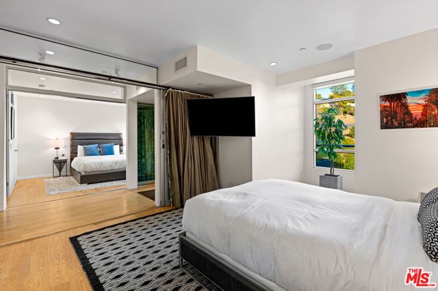 2738 Rinconia Drive, Los Angeles, CA 90068