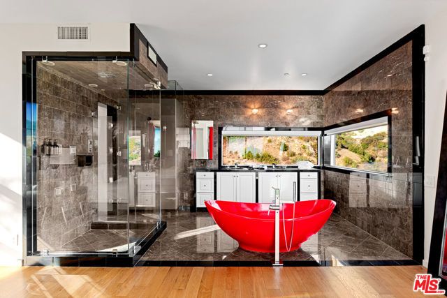 2738 Rinconia Drive, Los Angeles, CA 90068