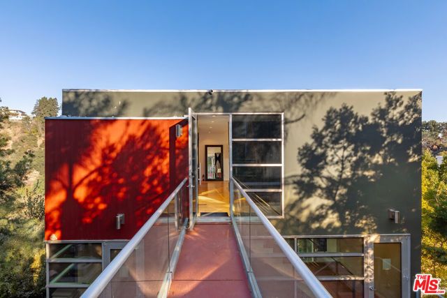 2738 Rinconia Drive, Los Angeles, CA 90068