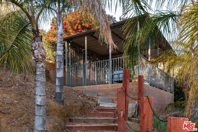 2738 Rinconia Drive, Los Angeles, CA 90068