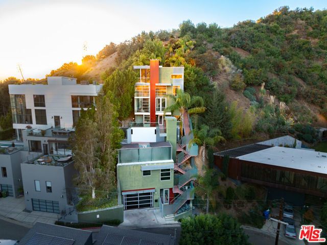 2738 Rinconia Drive, Los Angeles, CA 90068