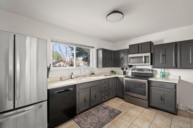 431 Revere Street, Aurora, CO 80011