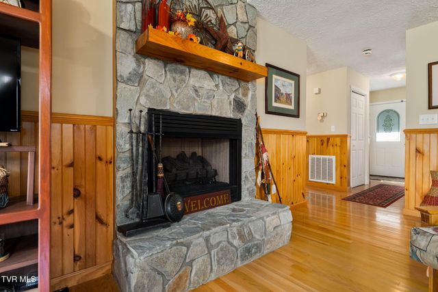 340 & 338 Red Tail Mountain Drive, Mountain City, TN 37683