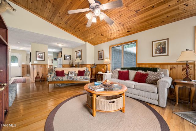340 & 338 Red Tail Mountain Drive, Mountain City, TN 37683