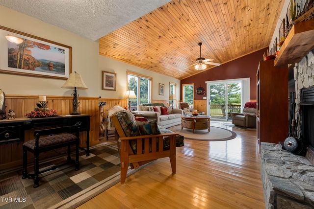 340 & 338 Red Tail Mountain Drive, Mountain City, TN 37683