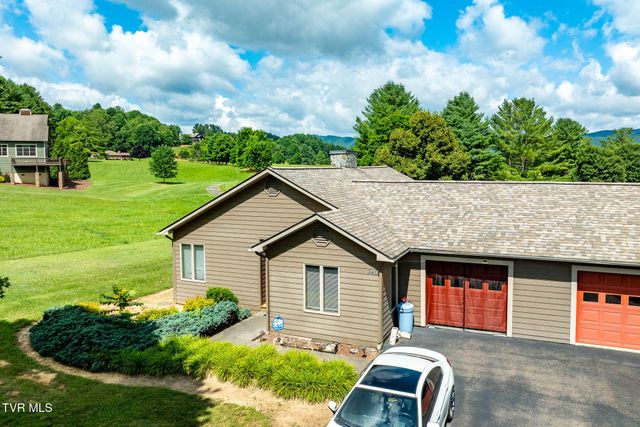 340 & 338 Red Tail Mountain Drive, Mountain City, TN 37683
