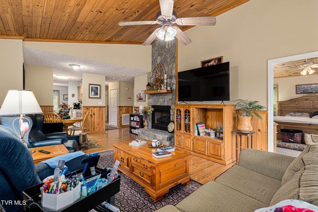 340 & 338 Red Tail Mountain Drive, Mountain City, TN 37683