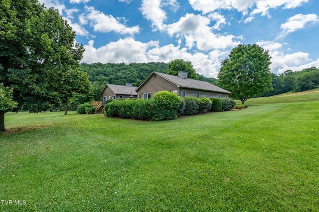 340 & 338 Red Tail Mountain Drive, Mountain City, TN 37683