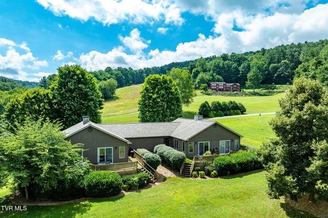 340 & 338 Red Tail Mountain Drive, Mountain City, TN 37683