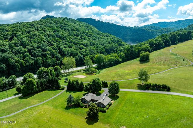 340 & 338 Red Tail Mountain Drive, Mountain City, TN 37683