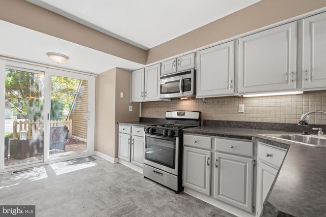 1586 BUD LN, Yardley, PA 19067