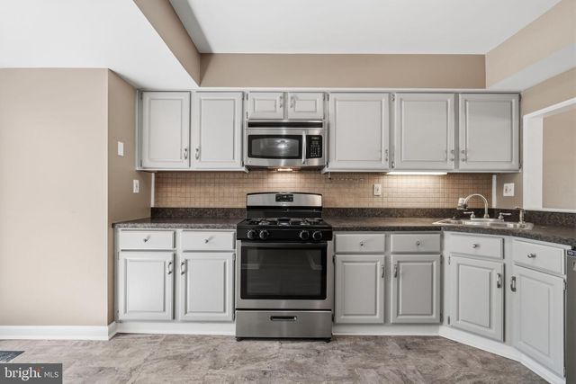 1586 BUD LN, Yardley, PA 19067