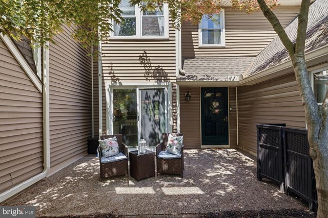 1586 BUD LN, Yardley, PA 19067