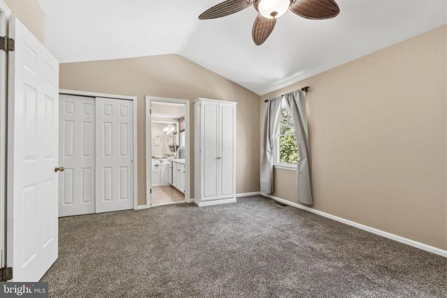 1586 BUD LN, Yardley, PA 19067
