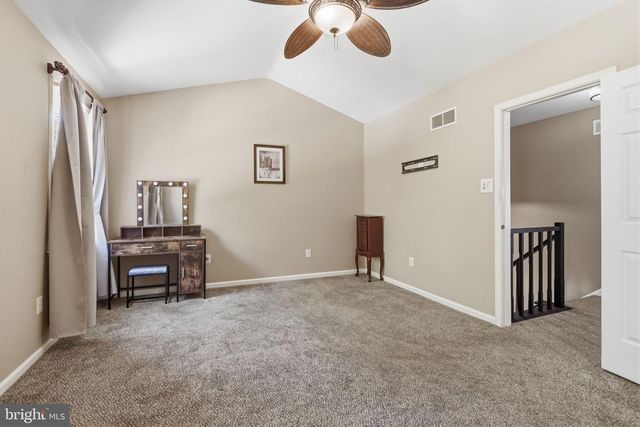 1586 BUD LN, Yardley, PA 19067