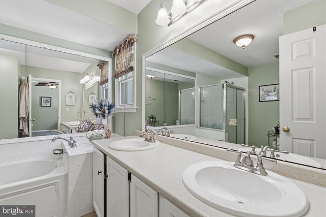 1586 BUD LN, Yardley, PA 19067