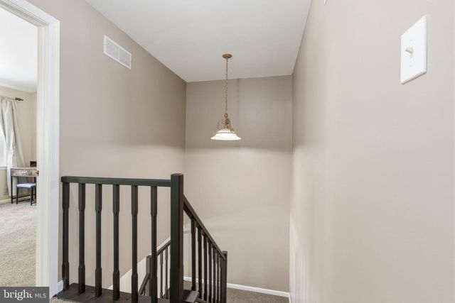 1586 BUD LN, Yardley, PA 19067