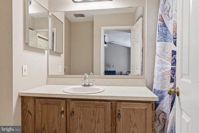 1586 BUD LN, Yardley, PA 19067