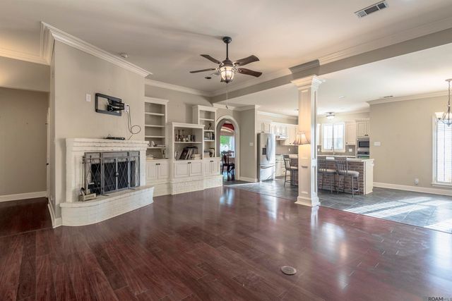 1223 E Stanwick Pl, Saint George, LA 70810