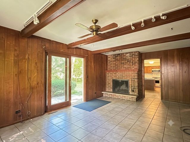 1009 Anne Road, Naperville, IL 60540