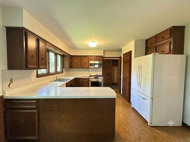 1009 Anne Road, Naperville, IL 60540