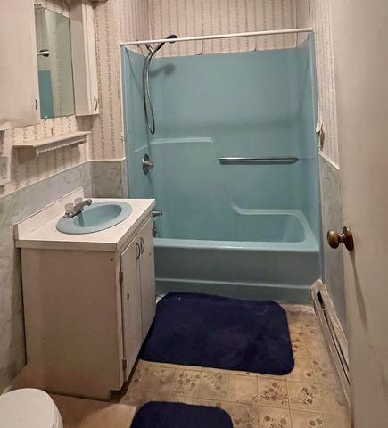 428 Coventry Street, Newport City, VT 05855