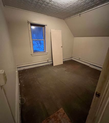 428 Coventry Street, Newport City, VT 05855