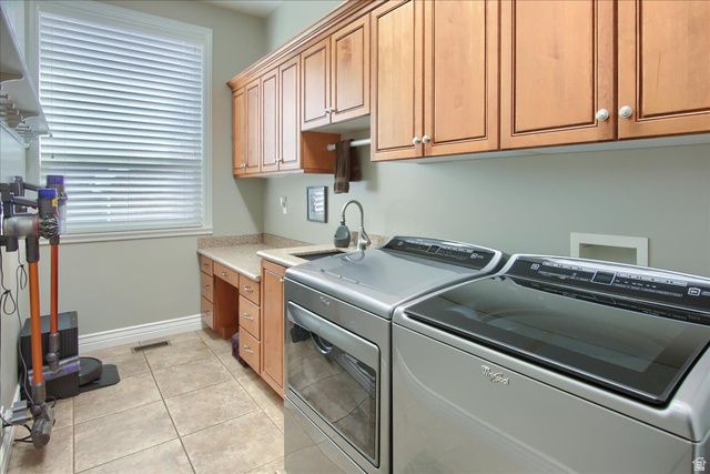 1653 E CRESCENT VIEW CIRCLE CIR, Sandy, UT 84092