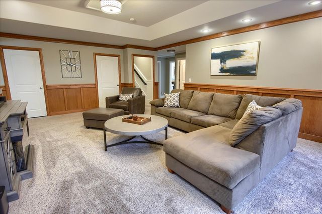 1653 E CRESCENT VIEW CIRCLE CIR, Sandy, UT 84092