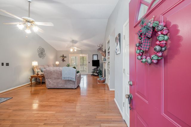 913 Bedford Pl, Columbia, TN 38401