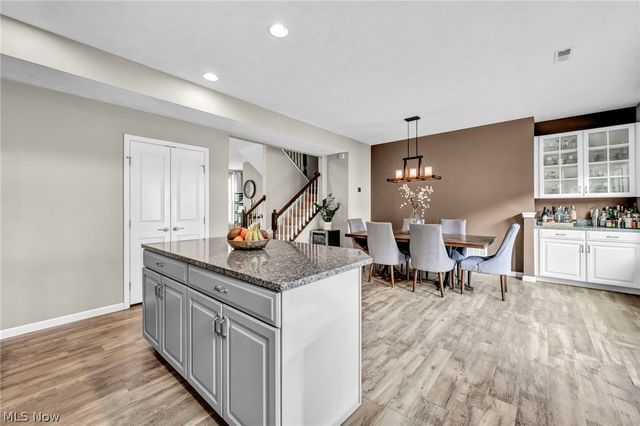 1383 Beach Avenue, Lakewood, OH 44107