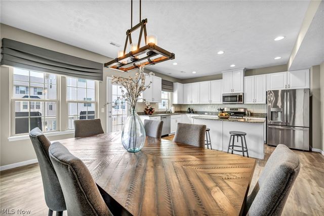 1383 Beach Avenue, Lakewood, OH 44107