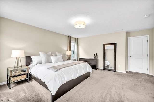 1383 Beach Avenue, Lakewood, OH 44107