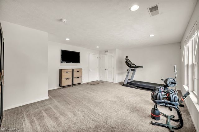 1383 Beach Avenue, Lakewood, OH 44107