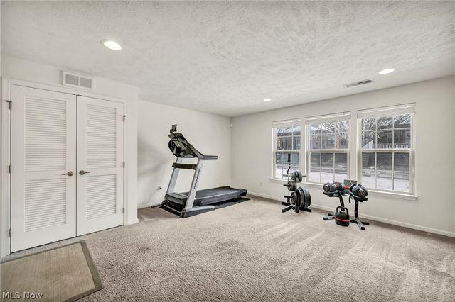 1383 Beach Avenue, Lakewood, OH 44107