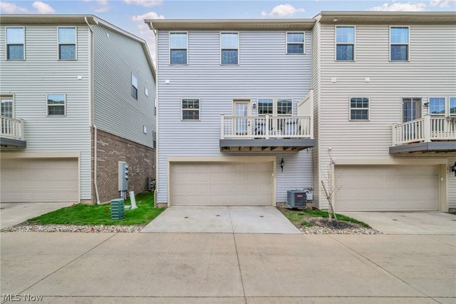 1383 Beach Avenue, Lakewood, OH 44107