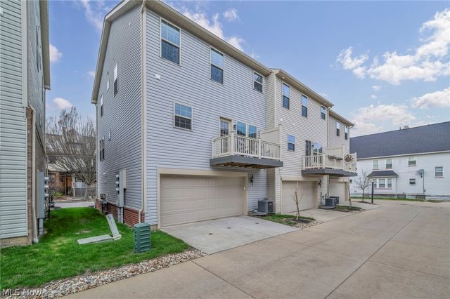 1383 Beach Avenue, Lakewood, OH 44107