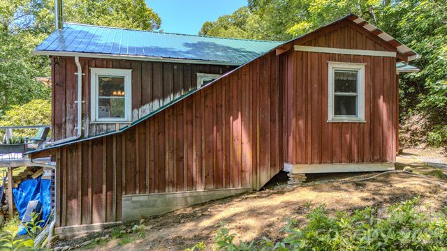 1712 Little Creek Road, Hot Springs, NC 28743