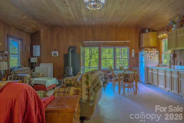 1712 Little Creek Road, Hot Springs, NC 28743