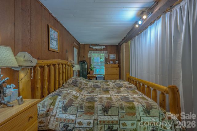 1712 Little Creek Road, Hot Springs, NC 28743