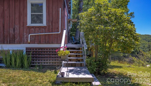 1712 Little Creek Road, Hot Springs, NC 28743