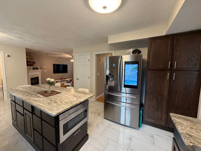 25 Winston Cir, Haverhill, MA 01830