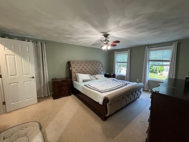 25 Winston Cir, Haverhill, MA 01830